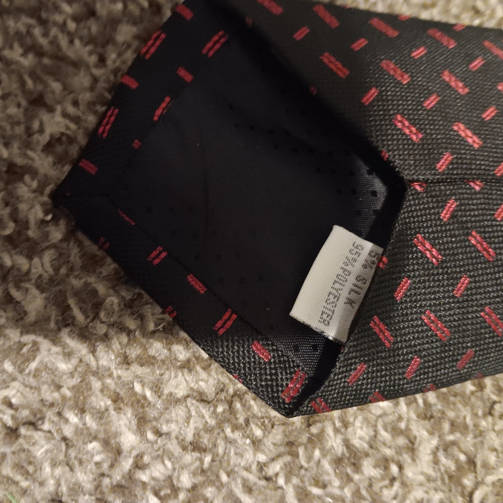 Elegant Black and Red Men's Tie